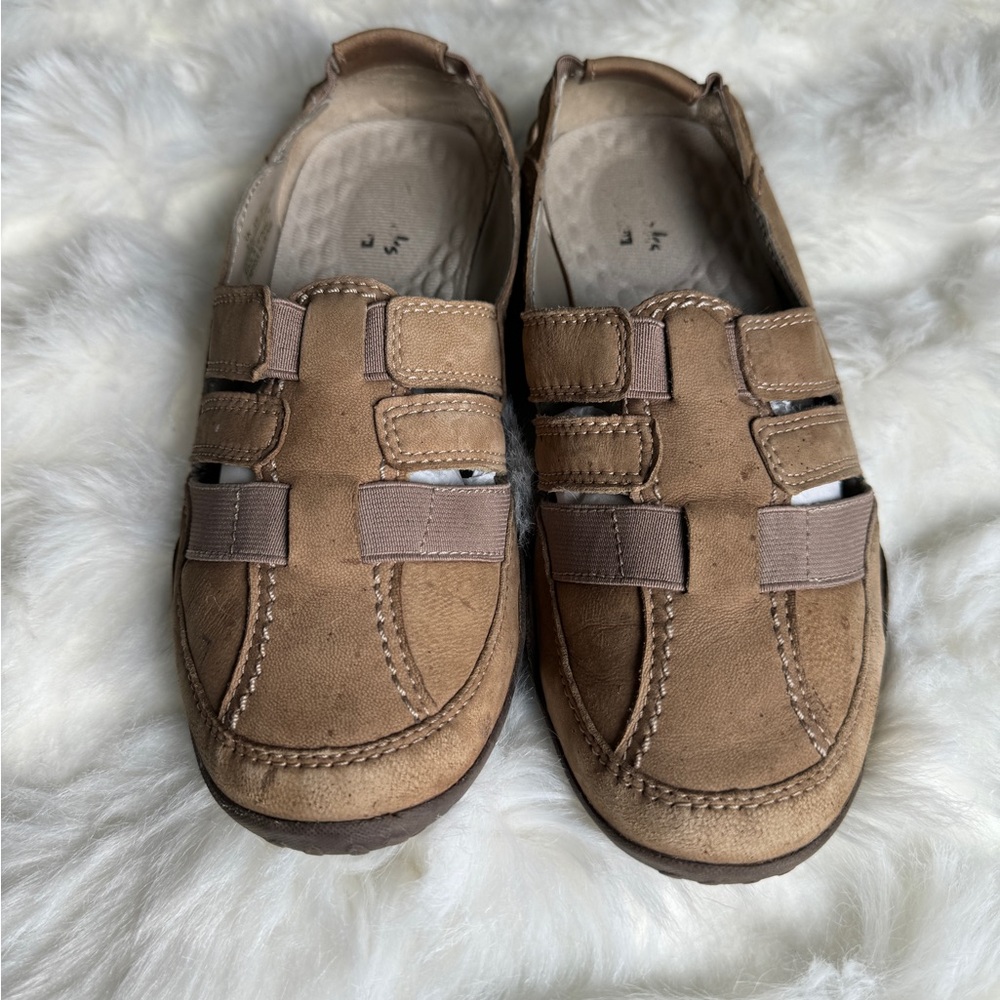 Clark’s size 9
